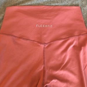FLEXXFIT Leggings 💗